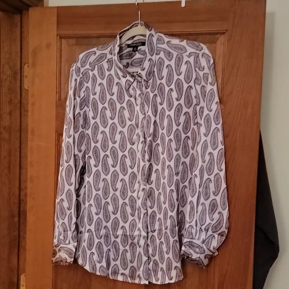 Paisley, silky blouse - Picture 3 of 3